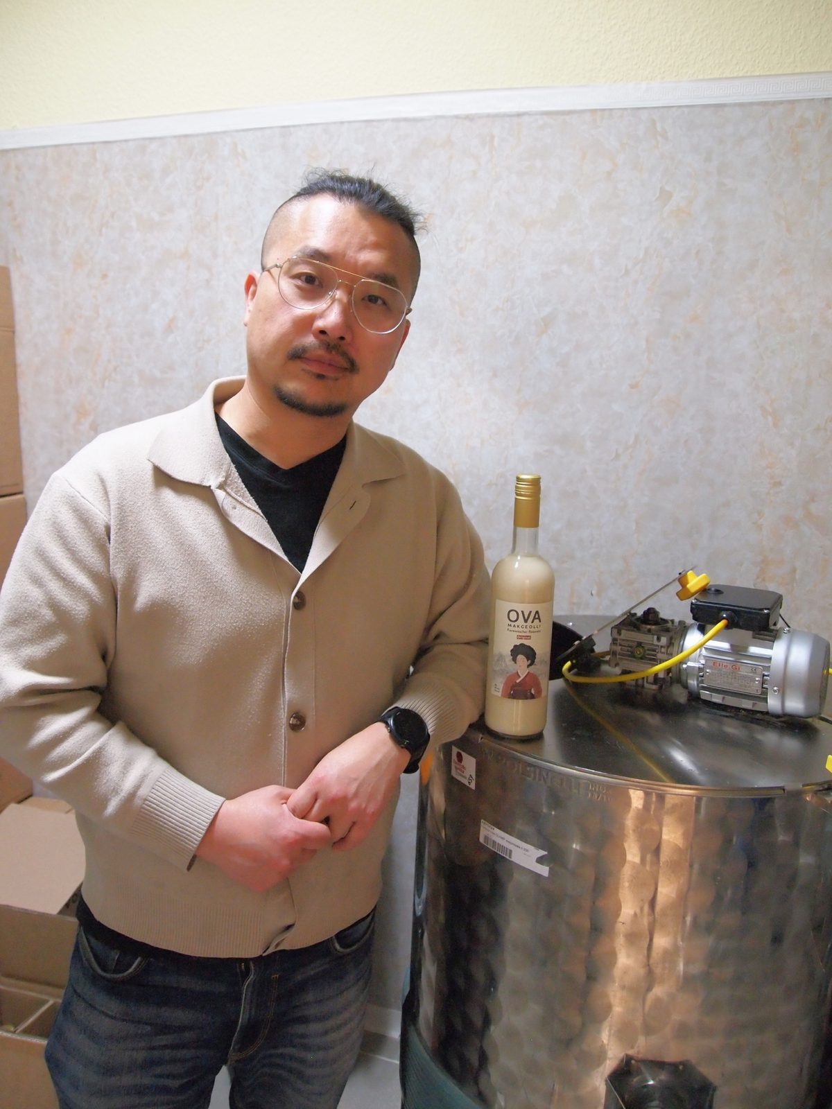 Ohjin Kwon in der OVA Brauerei
